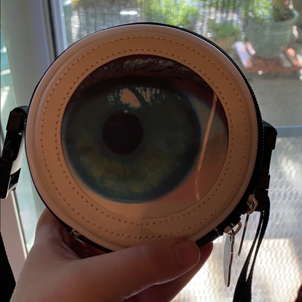 Hi-do-hi eyeball crossbody bag